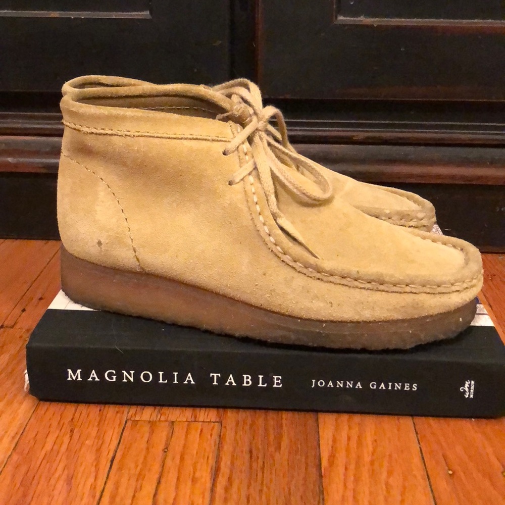 Clark’s wallabee womens 38 tan